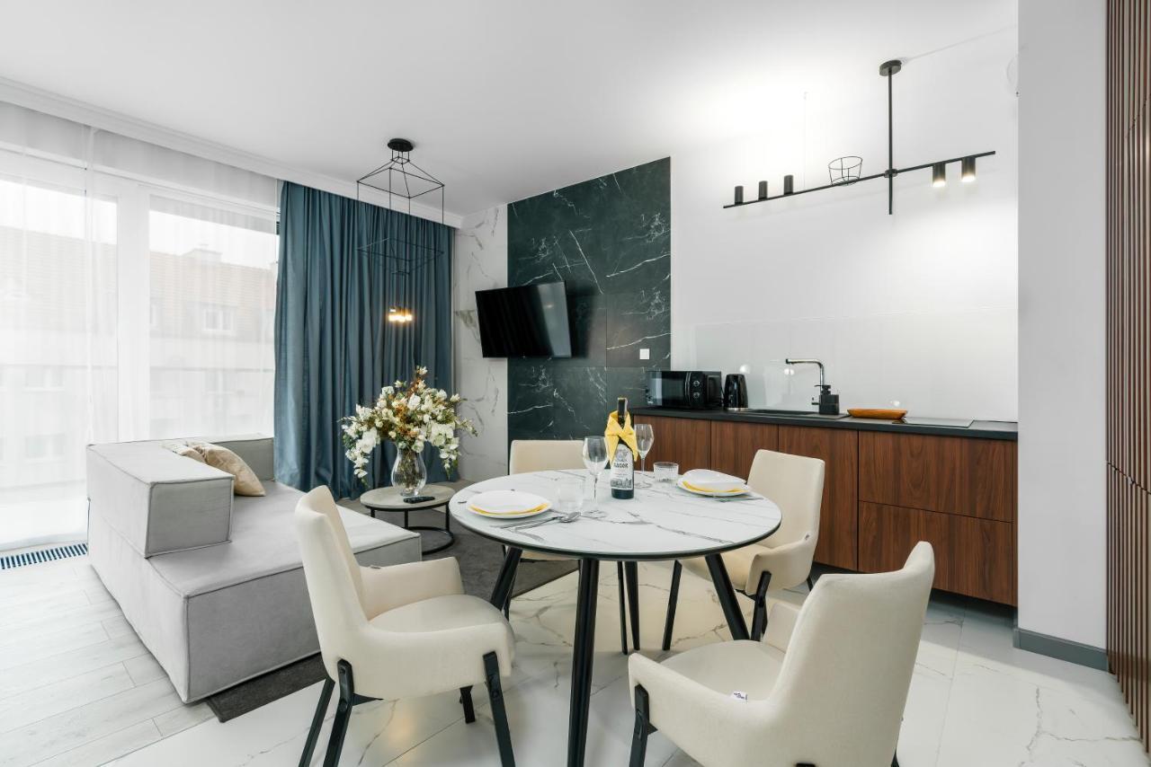 Apartments Poznan Chwaliszewo Residence With Free Garage By Noclegi Renters Ngoại thất bức ảnh