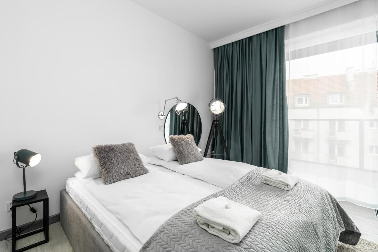 Apartments Poznan Chwaliszewo Residence With Free Garage By Noclegi Renters Ngoại thất bức ảnh