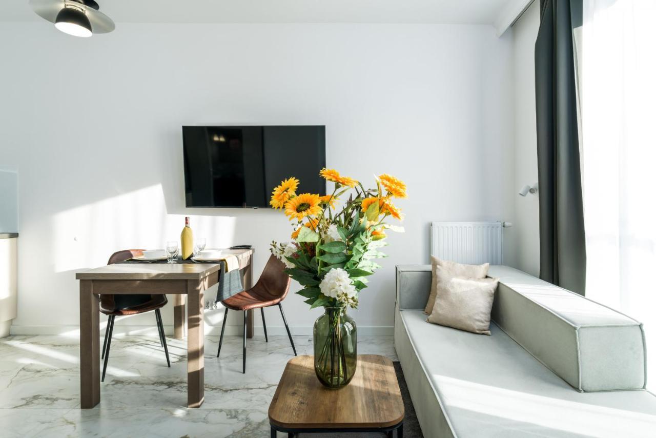Apartments Poznan Chwaliszewo Residence With Free Garage By Noclegi Renters Ngoại thất bức ảnh
