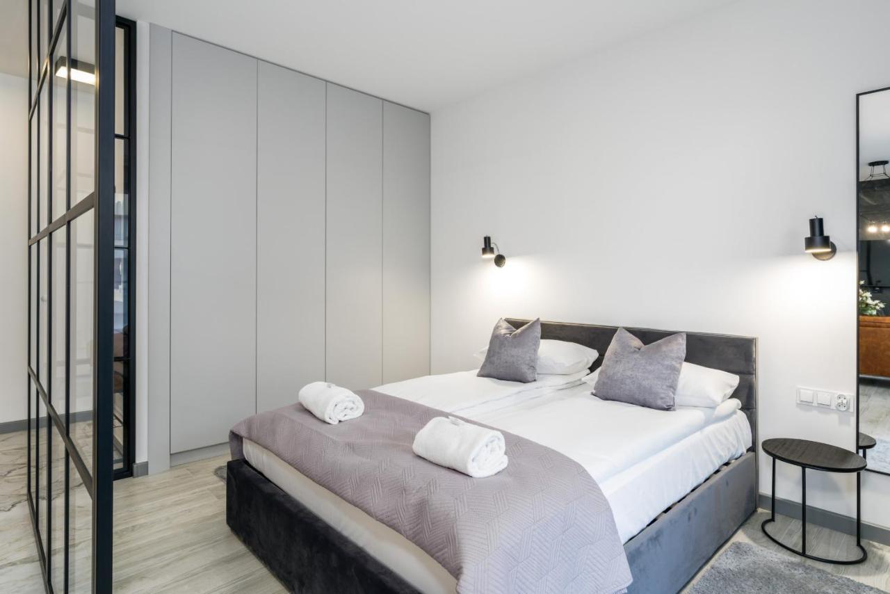 Apartments Poznan Chwaliszewo Residence With Free Garage By Noclegi Renters Ngoại thất bức ảnh