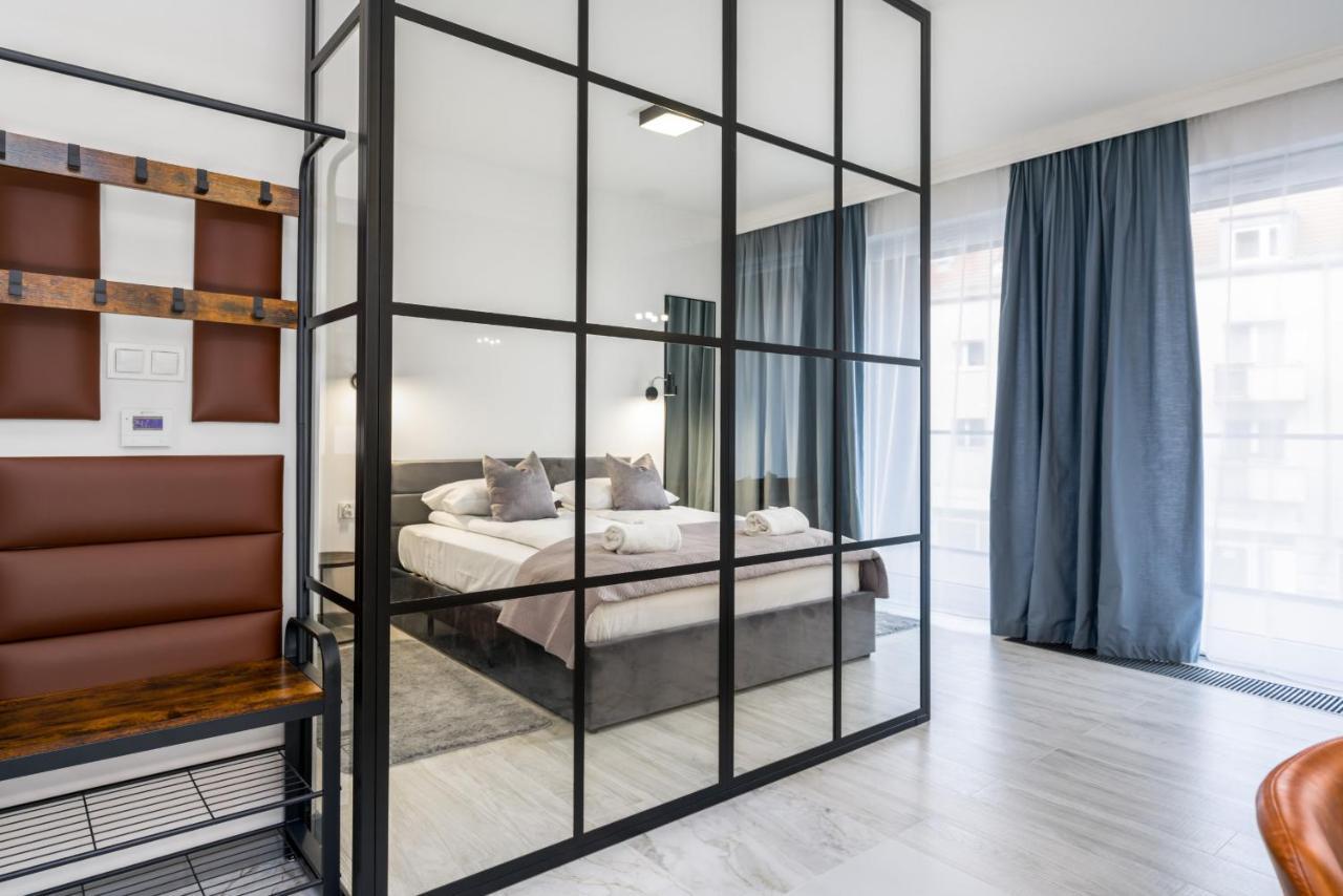 Apartments Poznan Chwaliszewo Residence With Free Garage By Noclegi Renters Ngoại thất bức ảnh